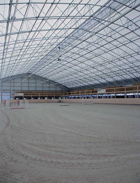 la place d'entraînement, boxes en retrait